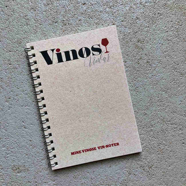 Vinøs' egen nyttige vinnotesbog (6643742212295)
